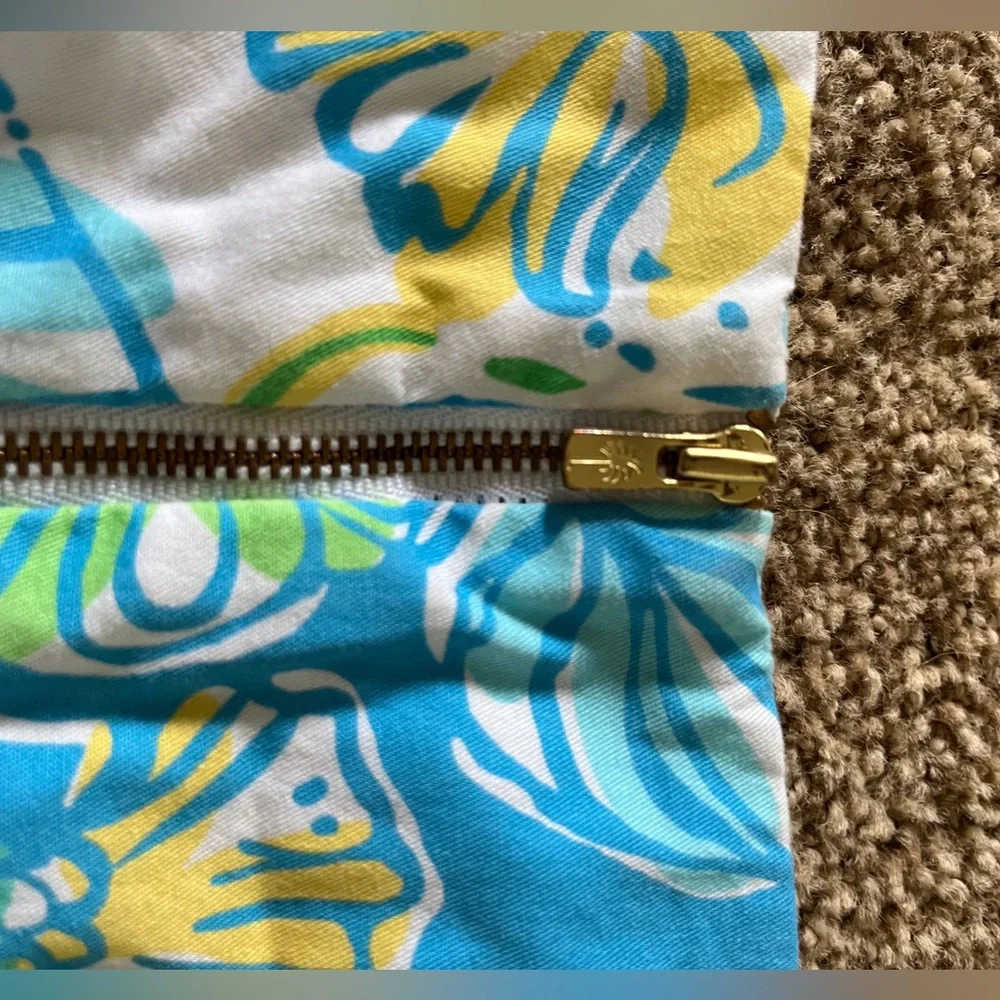 Lilly Pulitzer skort - size 6 fruit print great print placement! 🍋 - Picture 2 of 7
